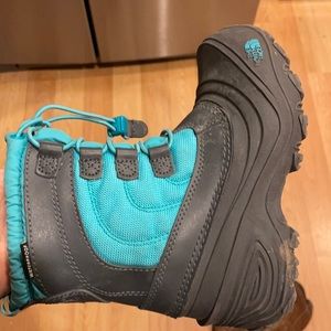 The North Face water proof snow boots